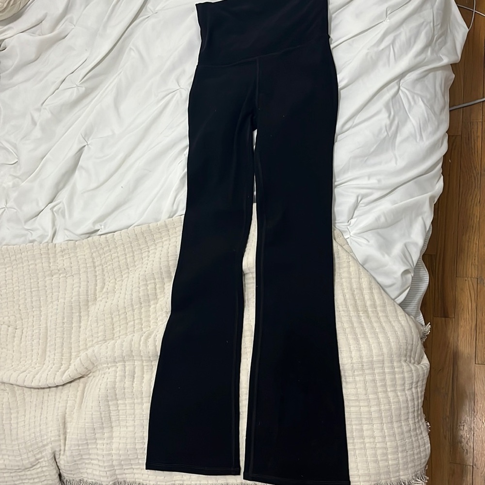 Alo Yoga XS 7/8 flare leggings